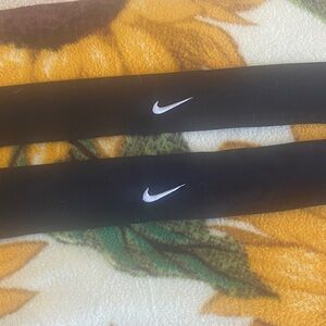 Nike black stretch head bands excellent condition